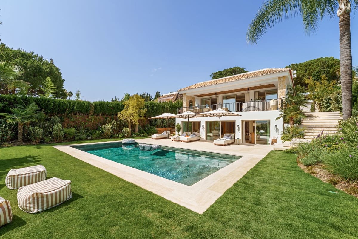 Pareado de 5 habitaciones en Nueva Andalucia en venta con piscina - 5.150.000 € (Ref: 9143506)