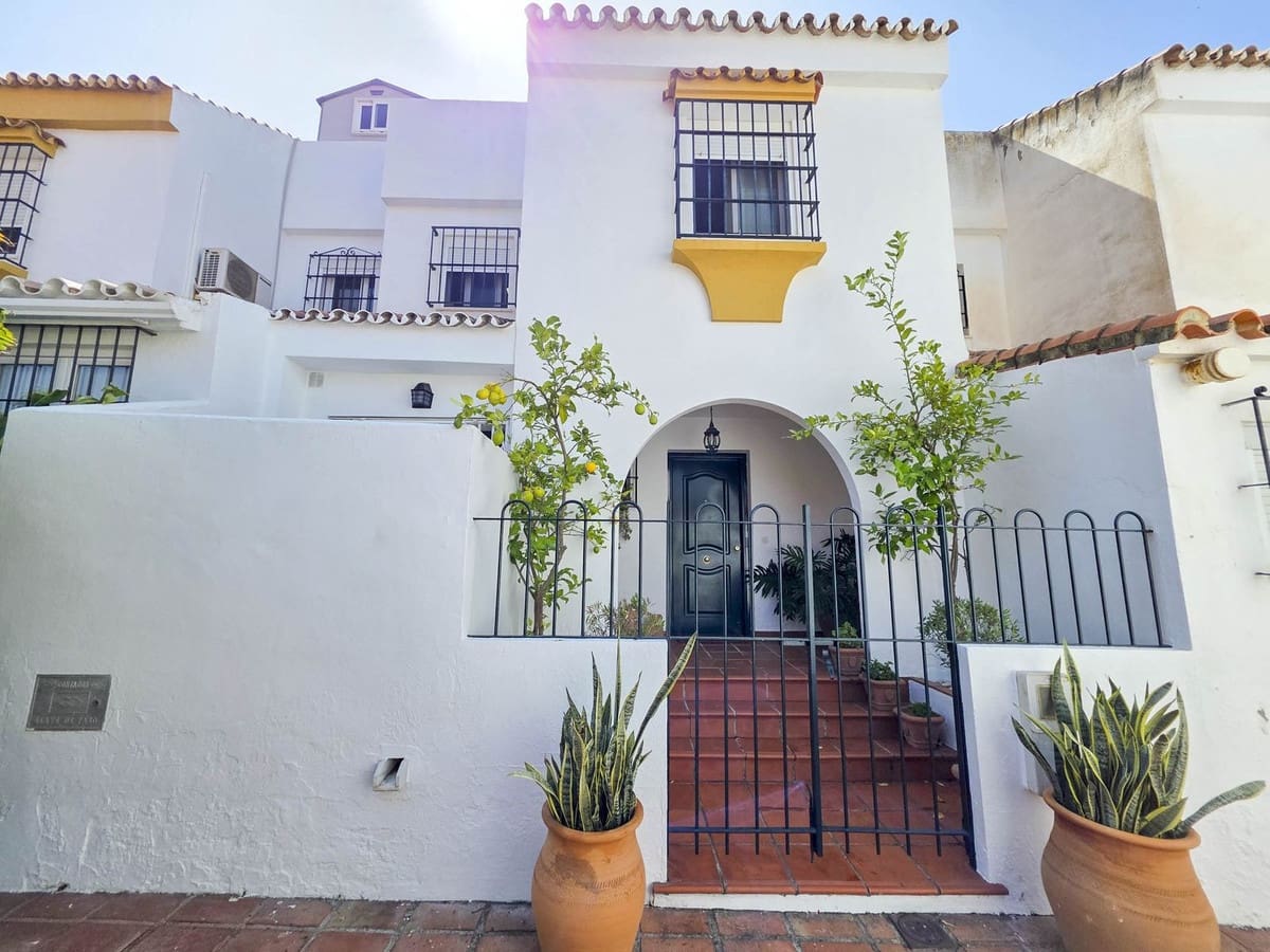 3 bedroom Townhouse for sale in Bahia de Casares - € 390,000 (Ref: 9143508)