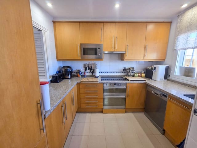 3 chambre Villa/Maison à vendre à La Duquesa / Puerto de la Duquesa, Manilva - 345 000 € (Ref: 9143509)