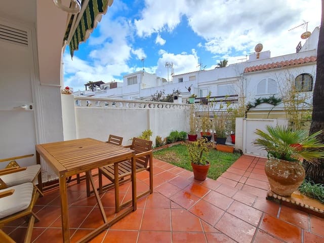 2 makuuhuone Omakotitalo myytävänä paikassa La Duquesa / Puerto de la Duquesa, Manilva mukana uima-altaan - 288 000 € (Ref: 9143510)