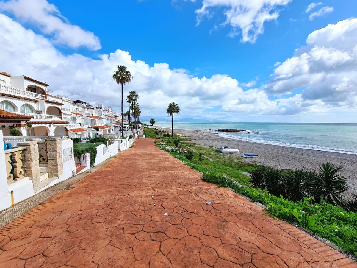 2 bedroom Villa for sale in Manilva with pool garage - € 256,000 (Ref: 9143510)