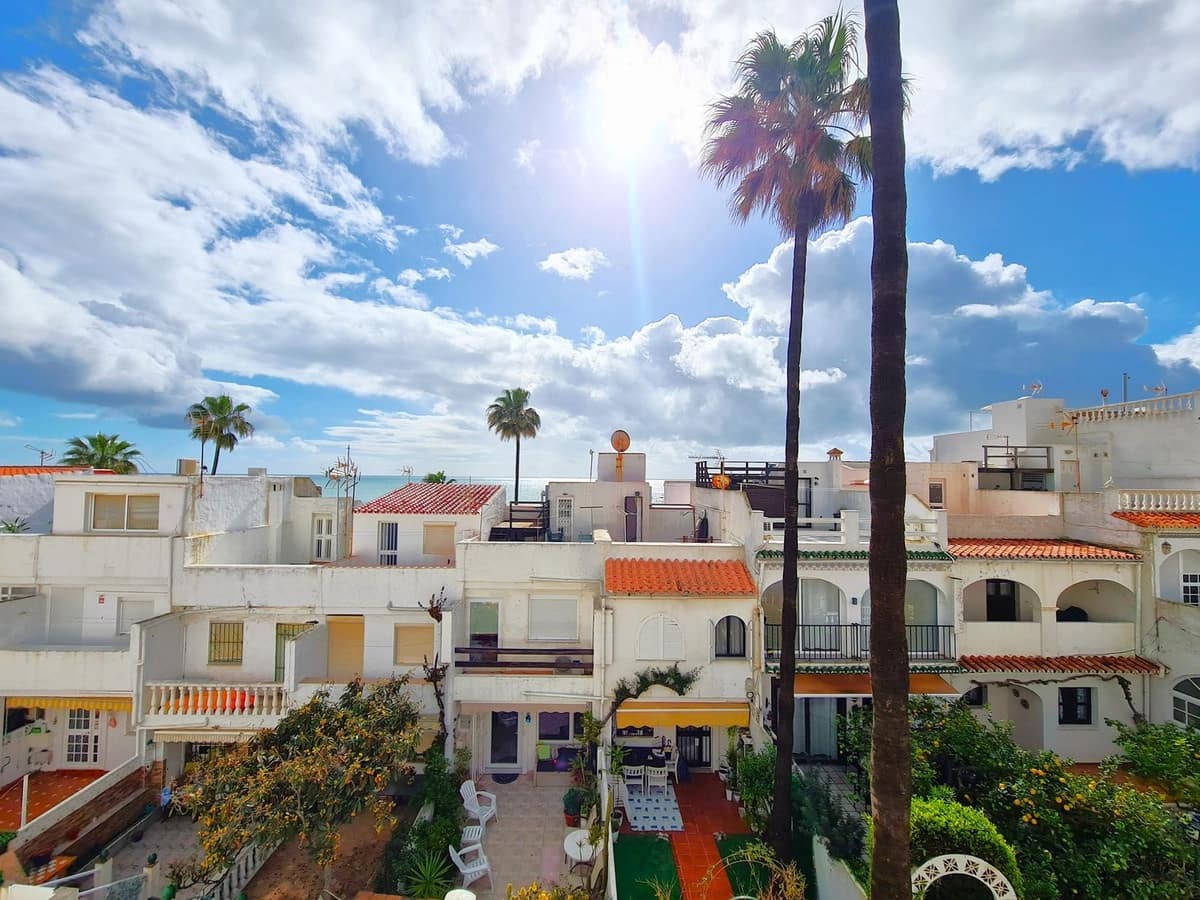 2 bedroom Villa for sale in Manilva with pool garage - € 256,000 (Ref: 9143510)