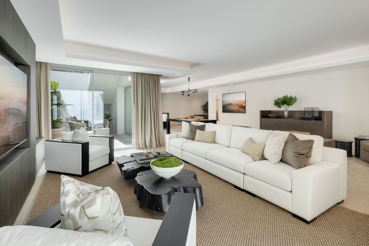 6 bedroom Villa for sale in Golden Mile - € 8,950,000 (Ref: 9143516)