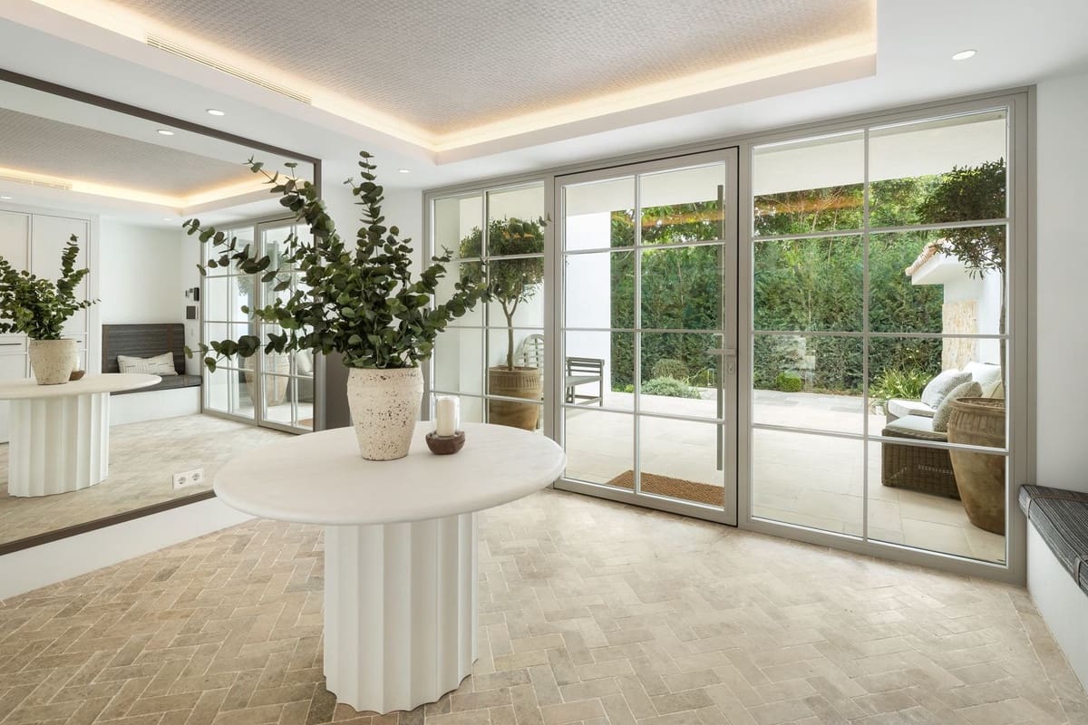 6 bedroom Villa for sale in Golden Mile - € 8,950,000 (Ref: 9143516)