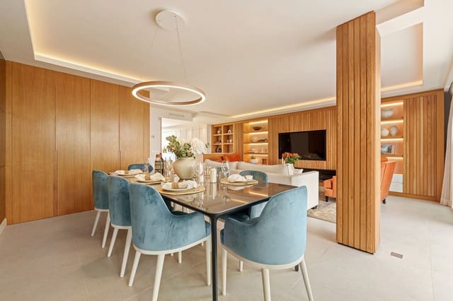 Casa de 4 habitaciones en Golden Mile, Marbella en venta - 2.550.000 € (Ref: 9143520)