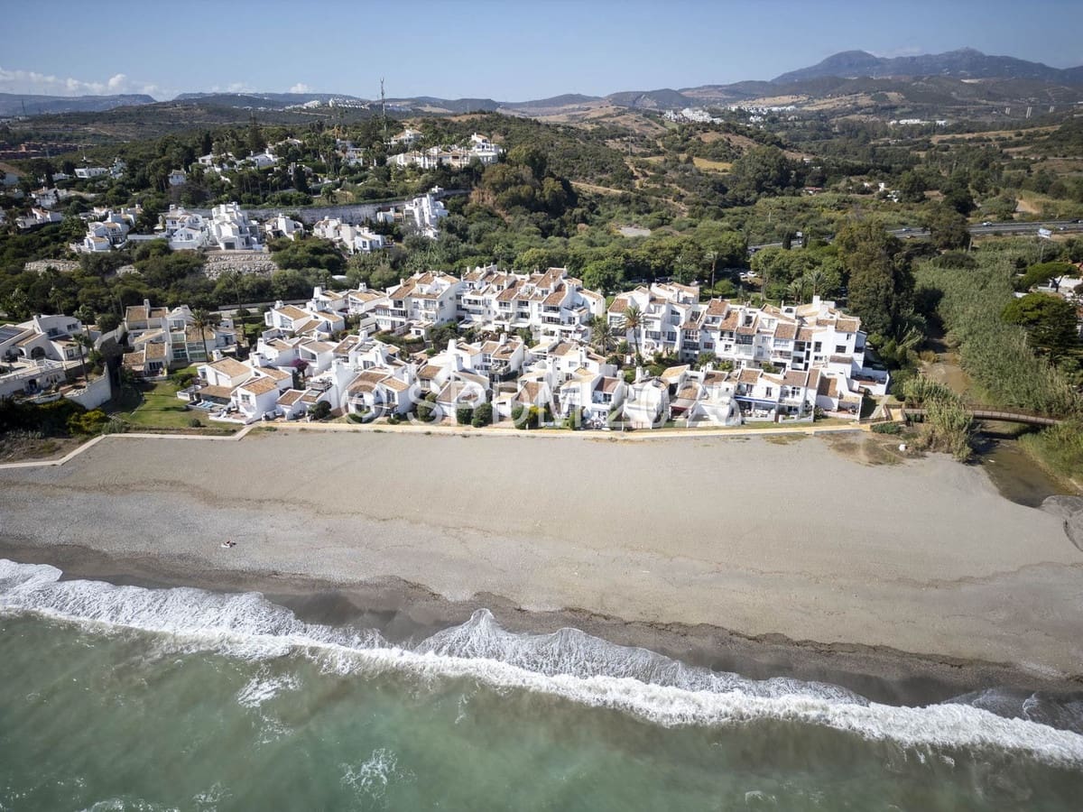 2 Zimmer Apartment zu verkaufen in Estepona mit Pool - 265.000 € (Ref: 9143521)