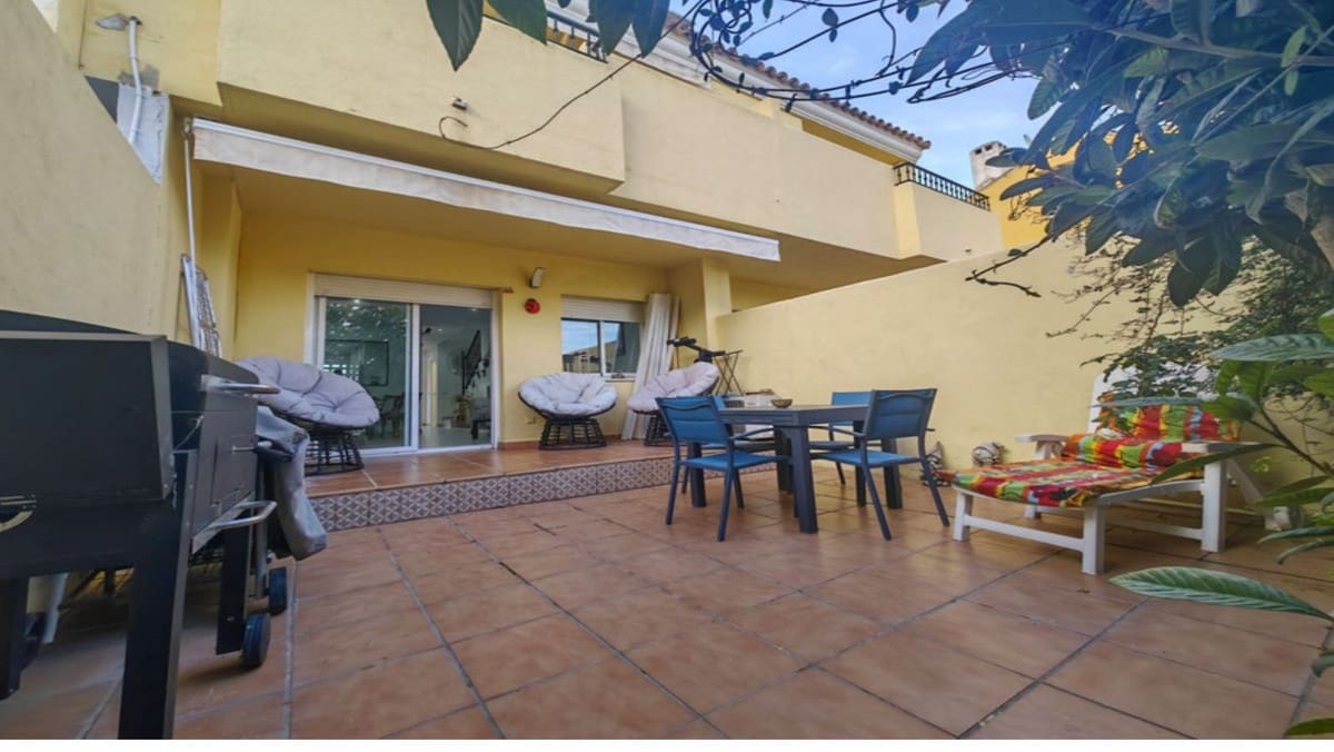 3 Zimmer Haus zu verkaufen in Estepona mit Garage - 375.000 € (Ref: 9143532)
