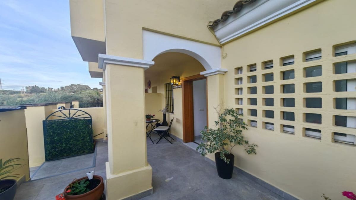 3 Zimmer Haus zu verkaufen in Estepona mit Garage - 375.000 € (Ref: 9143532)