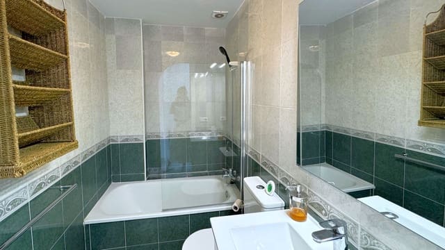 3 quarto Moradia para venda em Estepona com piscina - 348 000 € (Ref: 9143532)