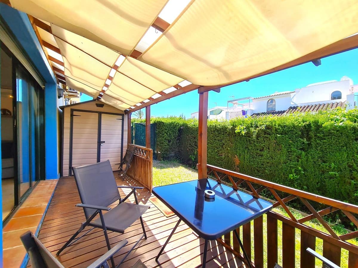 3 slaapkamer Huis te koop in La Duquesa / Puerto de la Duquesa met garage - € 299.000 (Ref: 9143541)