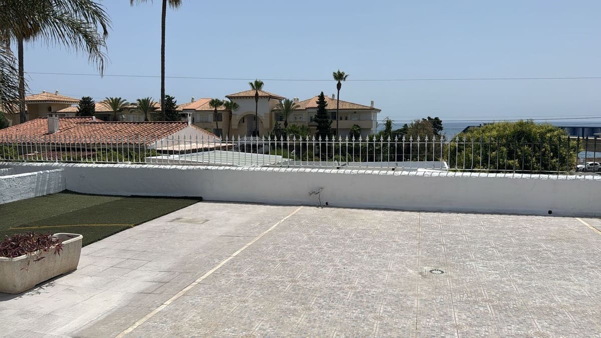 3 Zimmer Villa zu verkaufen in Estepona - 789.000 € (Ref: 9143544)