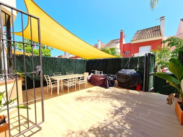 3 bedroom Townhouse for sale in Centro, Estepona - € 540,000 (Ref: 9143545)