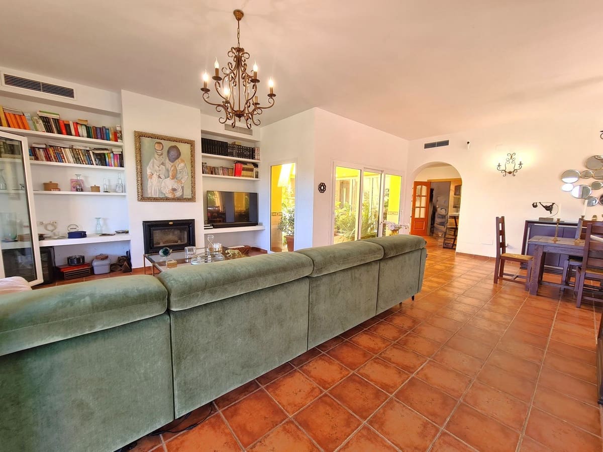 3 chambre Villa/Maison à vendre à La Duquesa / Puerto de la Duquesa - 960 000 € (Ref: 9143548)