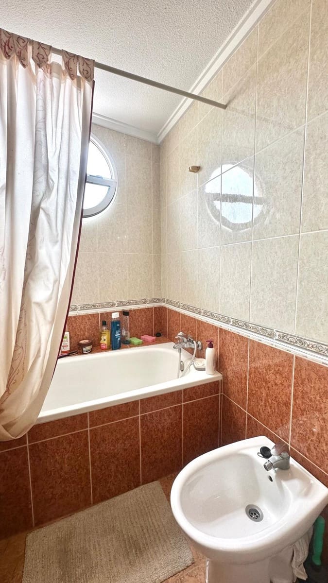 2 slaapkamer Appartement te koop in Torrevieja - € 132.900 (Ref: 9145521)