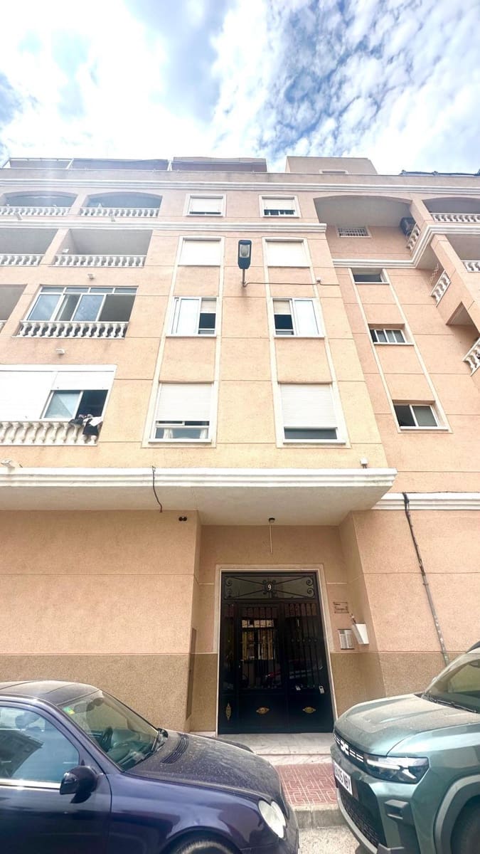 2 slaapkamer Appartement te koop in Torrevieja - € 132.900 (Ref: 9145521)