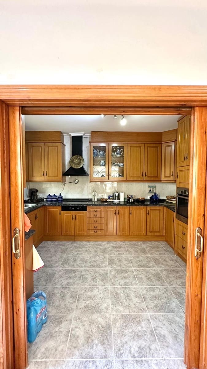 3 makuuhuone Huvila myytävänä paikassa Torrevieja mukana uima-altaan - 450 000 € (Ref: 9145522)