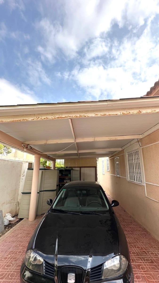 3 makuuhuone Huvila myytävänä paikassa Torrevieja mukana uima-altaan - 450 000 € (Ref: 9145522)