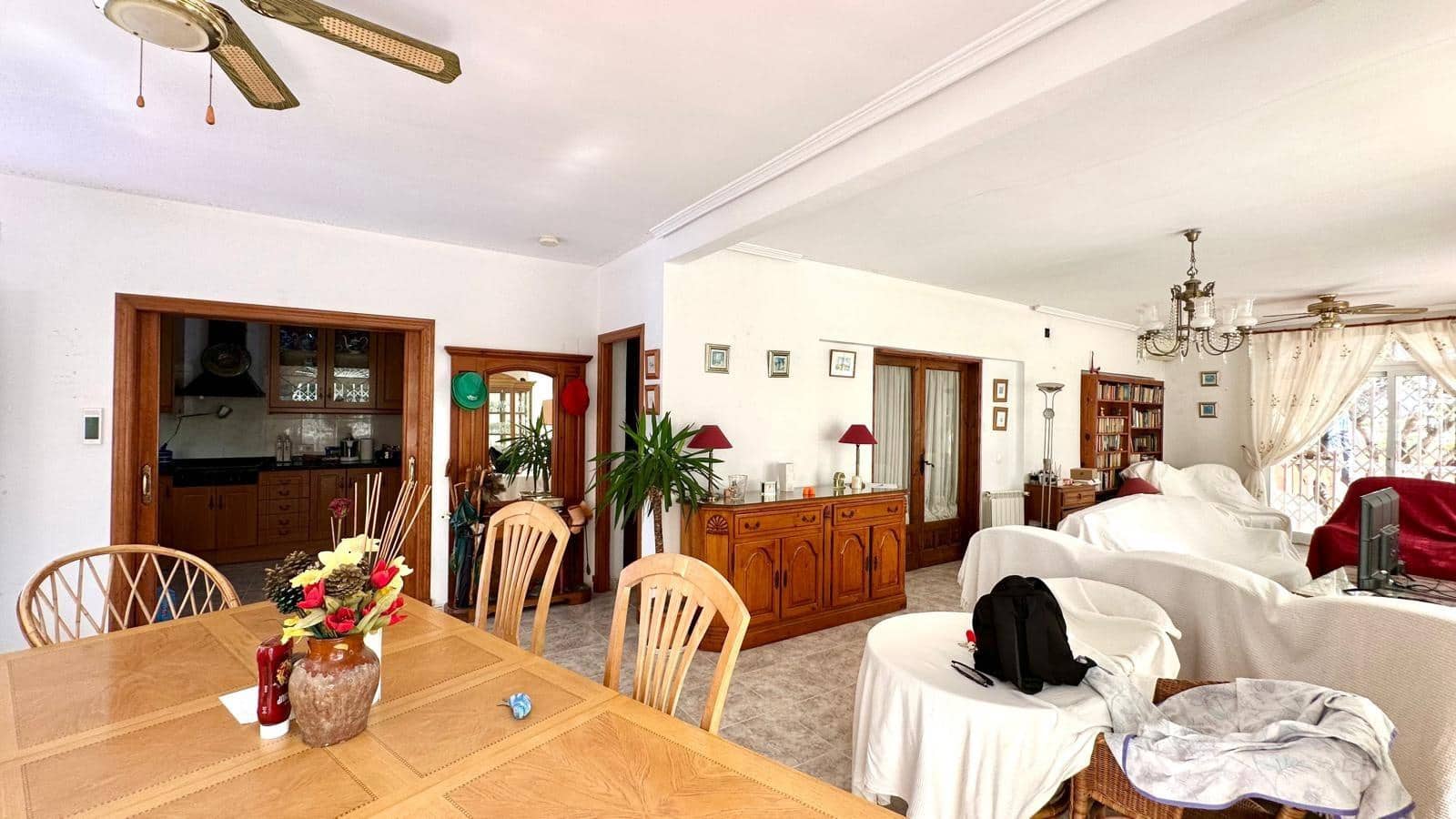 3 makuuhuone Huvila myytävänä paikassa Torrevieja mukana uima-altaan - 450 000 € (Ref: 9145522)