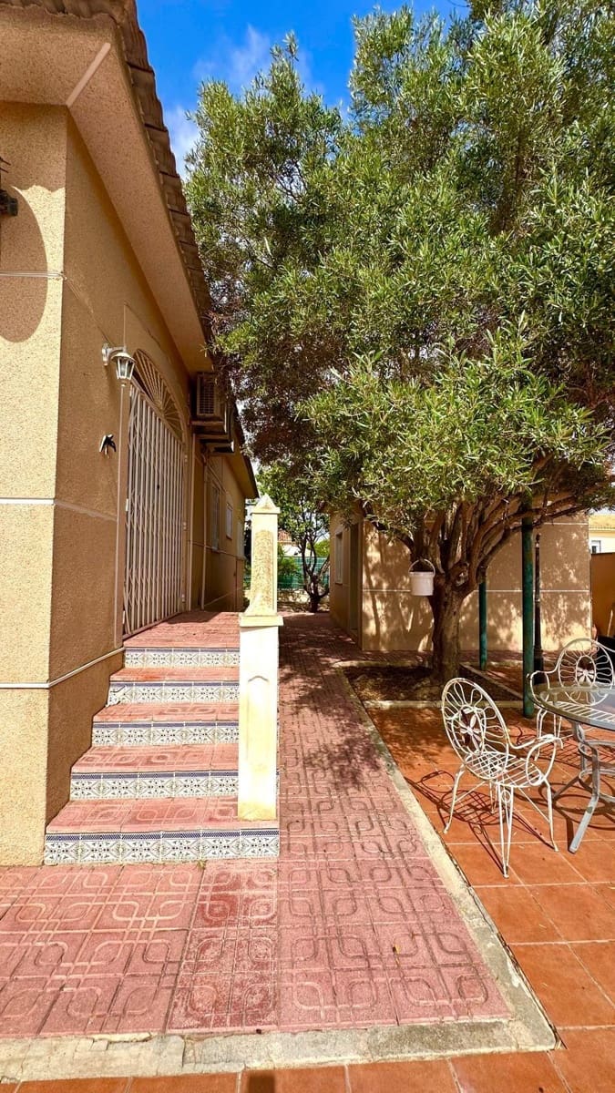 3 makuuhuone Huvila myytävänä paikassa Torrevieja mukana uima-altaan - 450 000 € (Ref: 9145522)