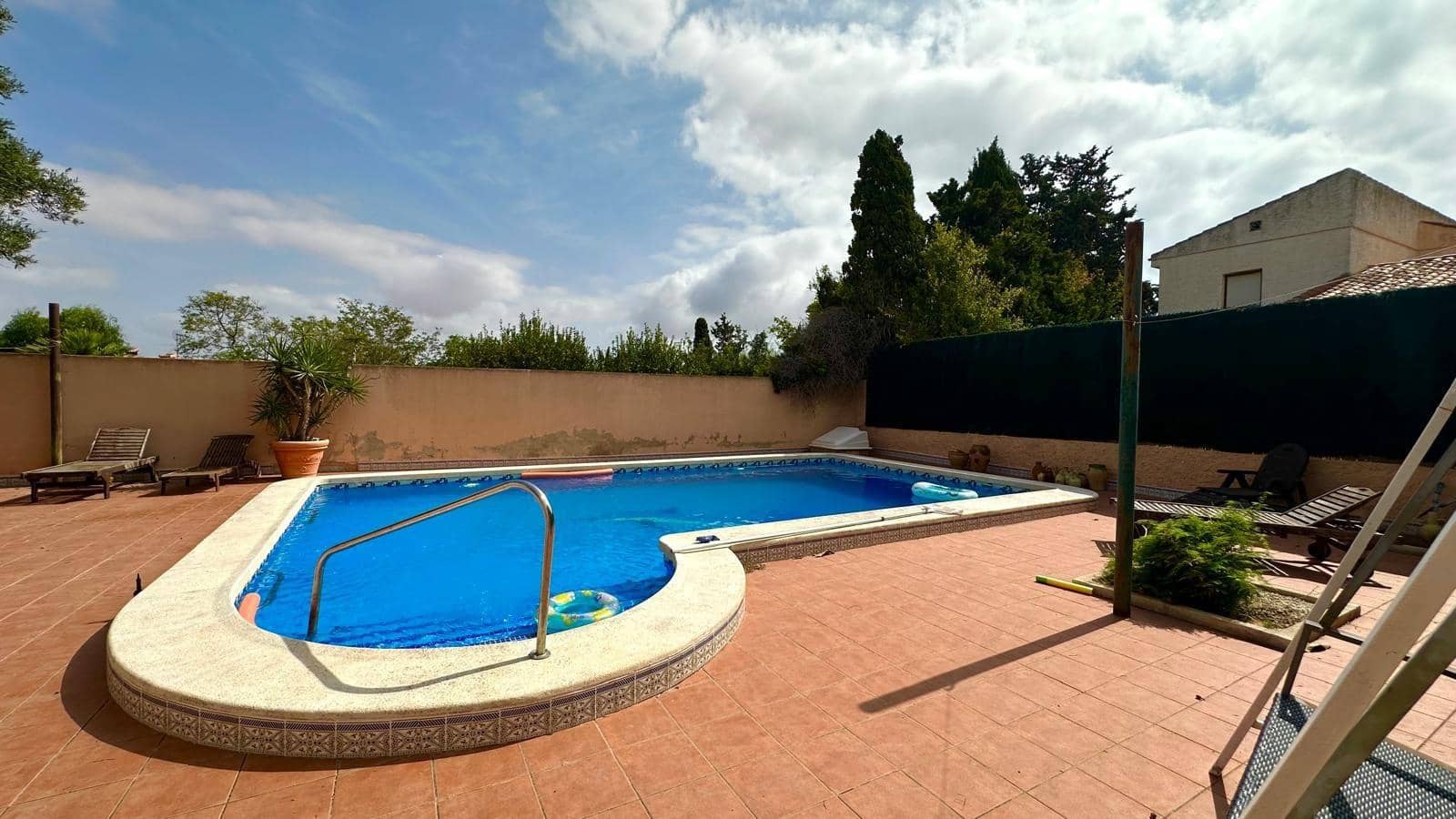 3 makuuhuone Huvila myytävänä paikassa Torrevieja mukana uima-altaan - 450 000 € (Ref: 9145522)