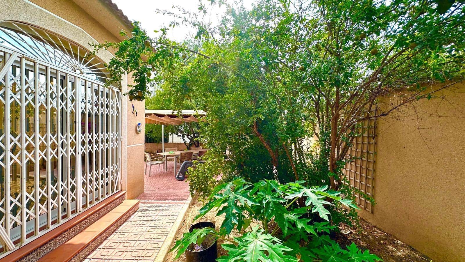 3 makuuhuone Huvila myytävänä paikassa Torrevieja mukana uima-altaan - 450 000 € (Ref: 9145522)