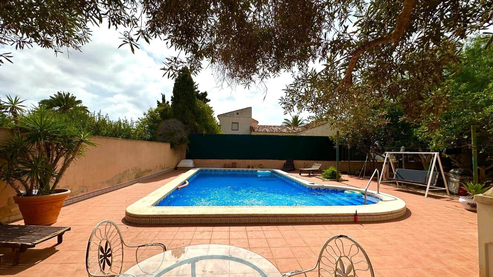 3 makuuhuone Huvila myytävänä paikassa Torrevieja mukana uima-altaan - 450 000 € (Ref: 9145522)