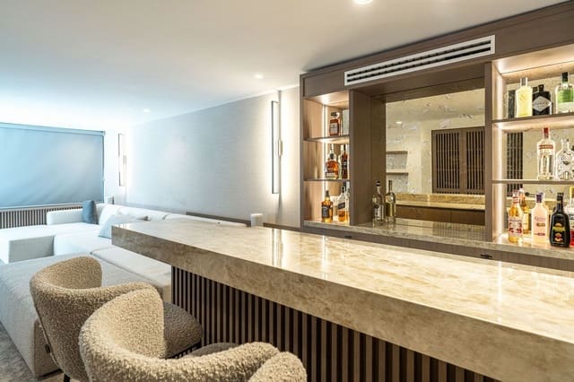 4 sypialnia Willa na sprzedaż w Aloha Golf, Marbella z basenem - 3 395 000 € (Ref: 9145524)