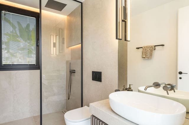 4 sypialnia Willa na sprzedaż w Aloha Golf, Marbella z basenem - 3 395 000 € (Ref: 9145524)