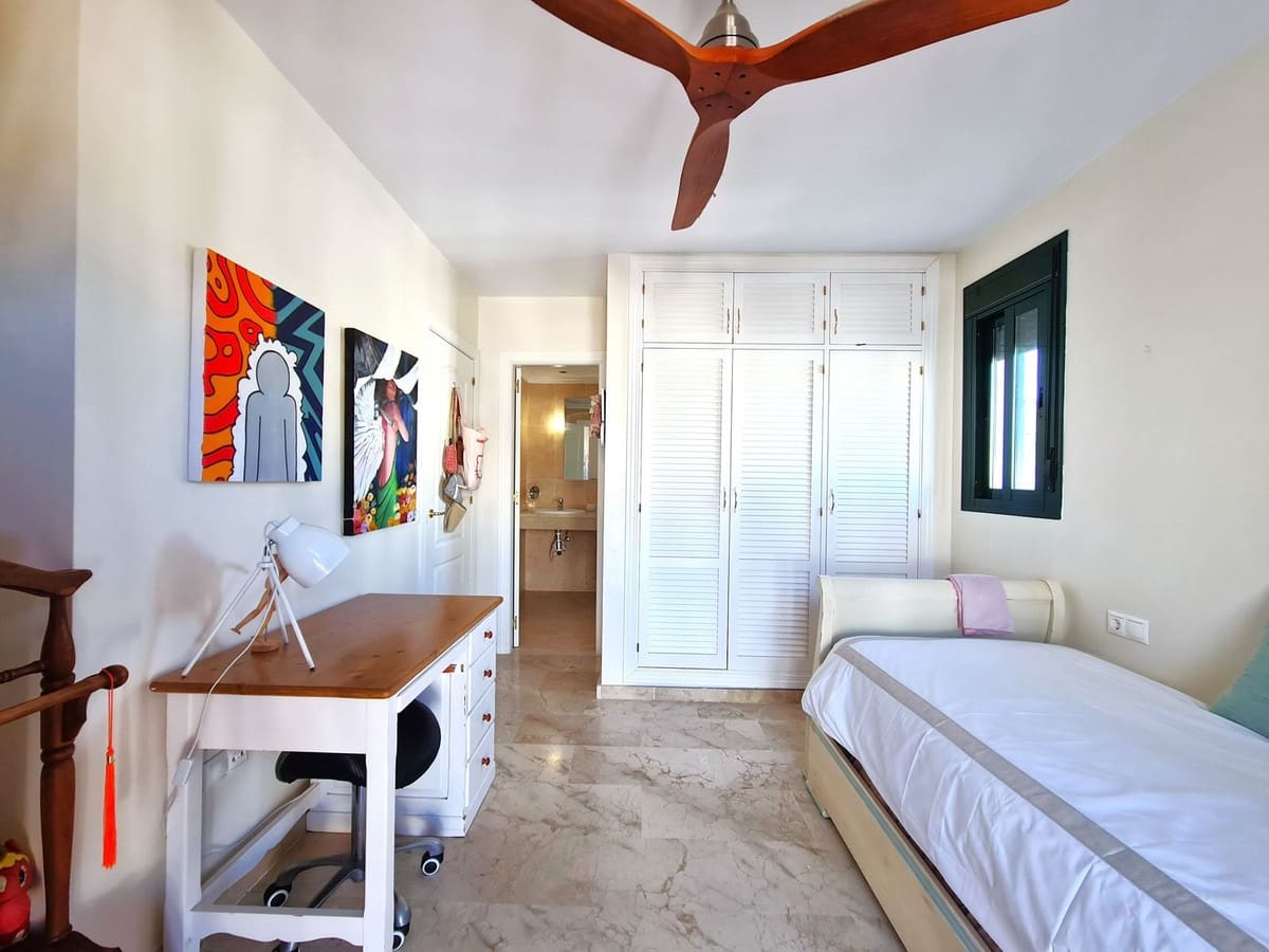 3 sypialnia Dom na sprzedaż w La Duquesa / Puerto de la Duquesa - 549 000 € (Ref: 9145525)