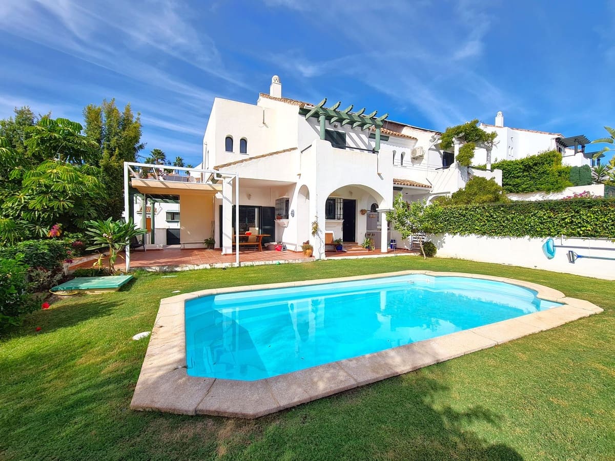 3 sypialnia Dom na sprzedaż w La Duquesa / Puerto de la Duquesa - 549 000 € (Ref: 9145525)