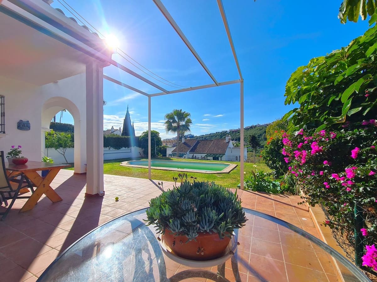 3 sypialnia Dom na sprzedaż w La Duquesa / Puerto de la Duquesa - 549 000 € (Ref: 9145525)