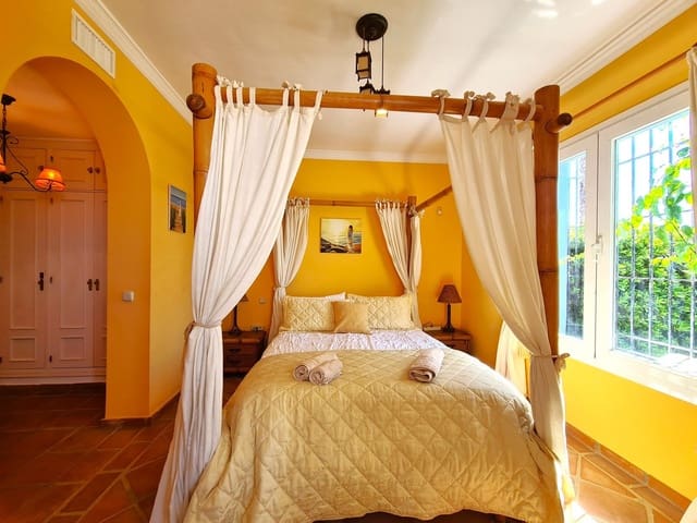 3 soveværelse Strandlejlighed til salg i Bahia de Casares, Casares - € 995.000 (Ref: 9145526)