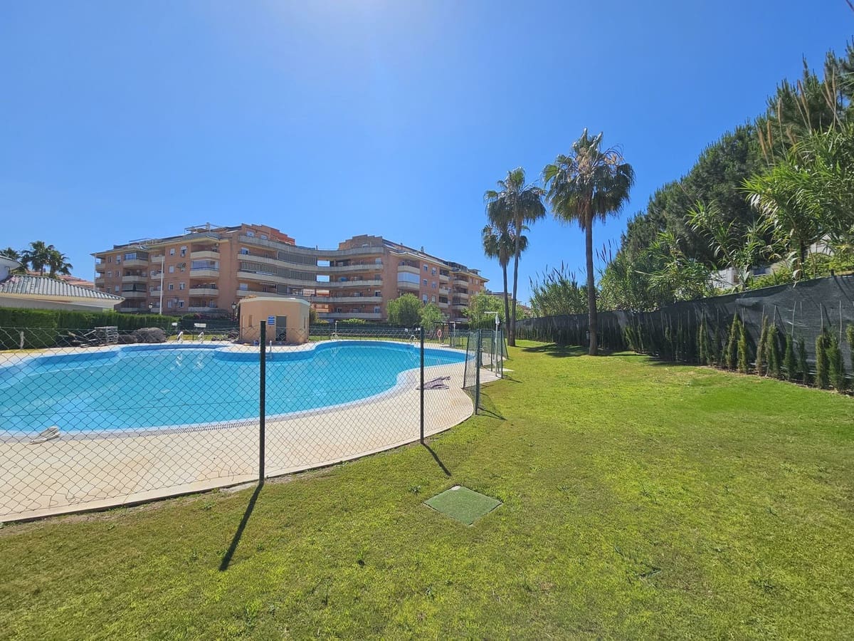 2 quarto Apartamento para venda em San Luis de Sabinillas com piscina - 245 900 € (Ref: 9145529)