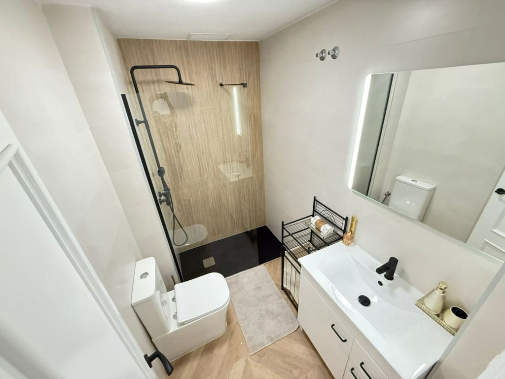 2 bedroom Apartment for sale in Torrevieja with pool - € 169,000 (Ref: 9149255)