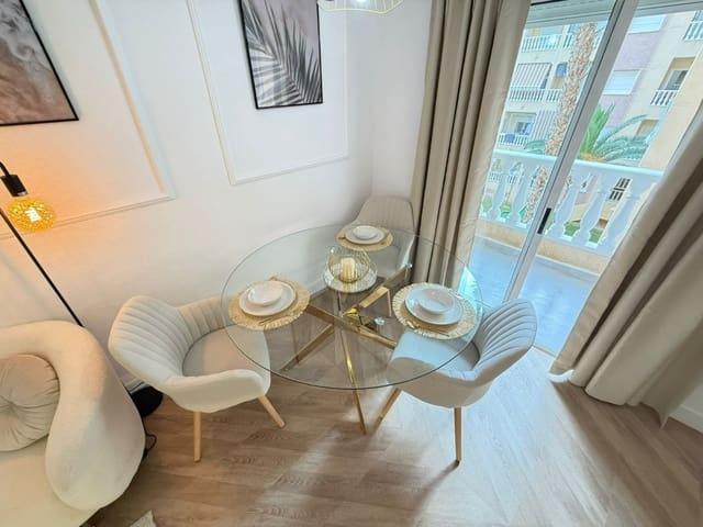 Apartamento de 2 habitaciones en Parque de las Naciones, Torrevieja en venta con piscina - 169.000 € (Ref: 9149255)