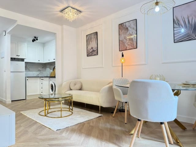 Apartamento de 2 habitaciones en Parque de las Naciones, Torrevieja en venta con piscina - 169.000 € (Ref: 9149255)