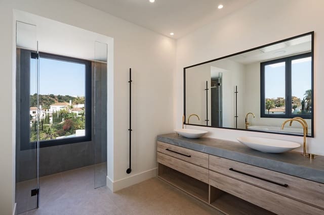 4 soveværelse Villa til salg i Centro, Estepona med swimmingpool - € 2.990.000 (Ref: 9149260)