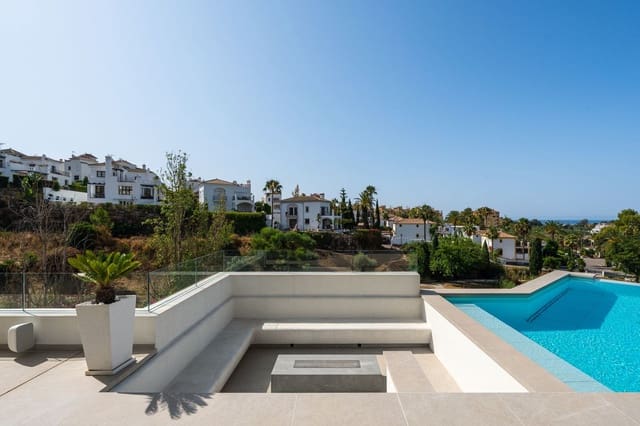 4 sovrum Villa till salu i Zona Calvario, Estepona med pool - 2 990 000 € (Ref: 9149260)