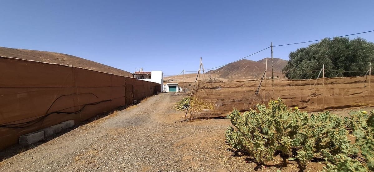 3 sypialnia Finka/Dom wiejski na sprzedaż w Tuineje z garażem - 330 000 € (Ref: 9149262)