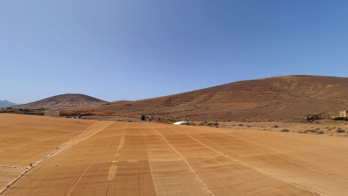 3 sypialnia Finka/Dom wiejski na sprzedaż w Tuineje z garażem - 330 000 € (Ref: 9149262)