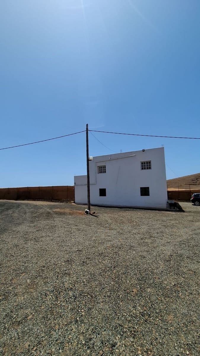 3 soveværelse Finca/Landehus til salg i Tuineje med garage - € 330.000 (Ref: 9149262)