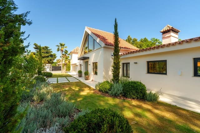 5 bedroom Villa for sale in Puerto Banus, Marbella with pool - € 5,750,000 (Ref: 9152164)