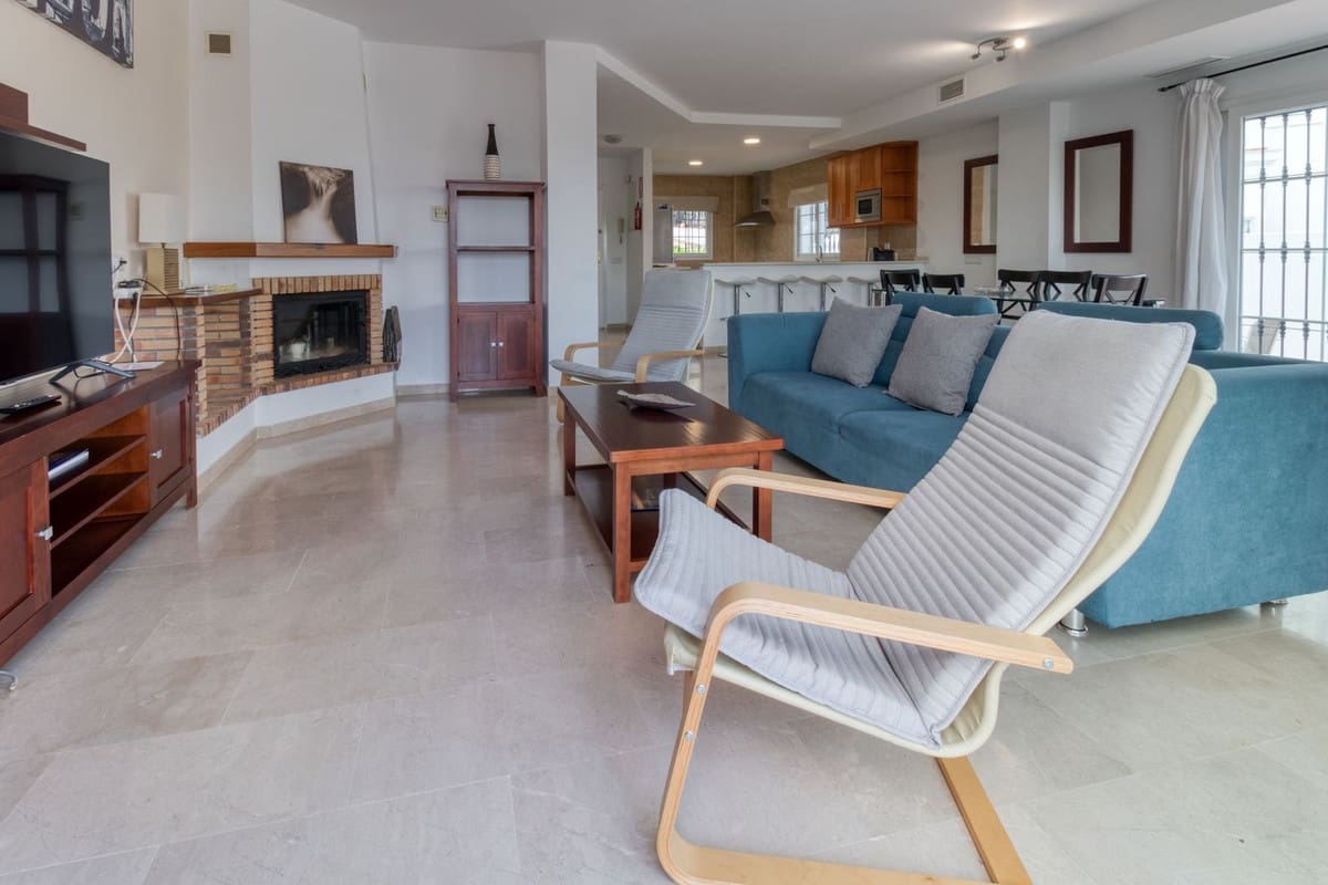 4 soveværelse Byhus til salg i Alhaurin de la Torre med garage - € 599.000 (Ref: 9152166)