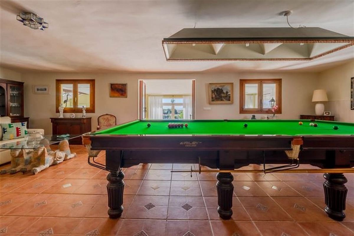 6 bedroom Villa for sale in Roldan with pool garage - € 599,900 (Ref: 9152167)