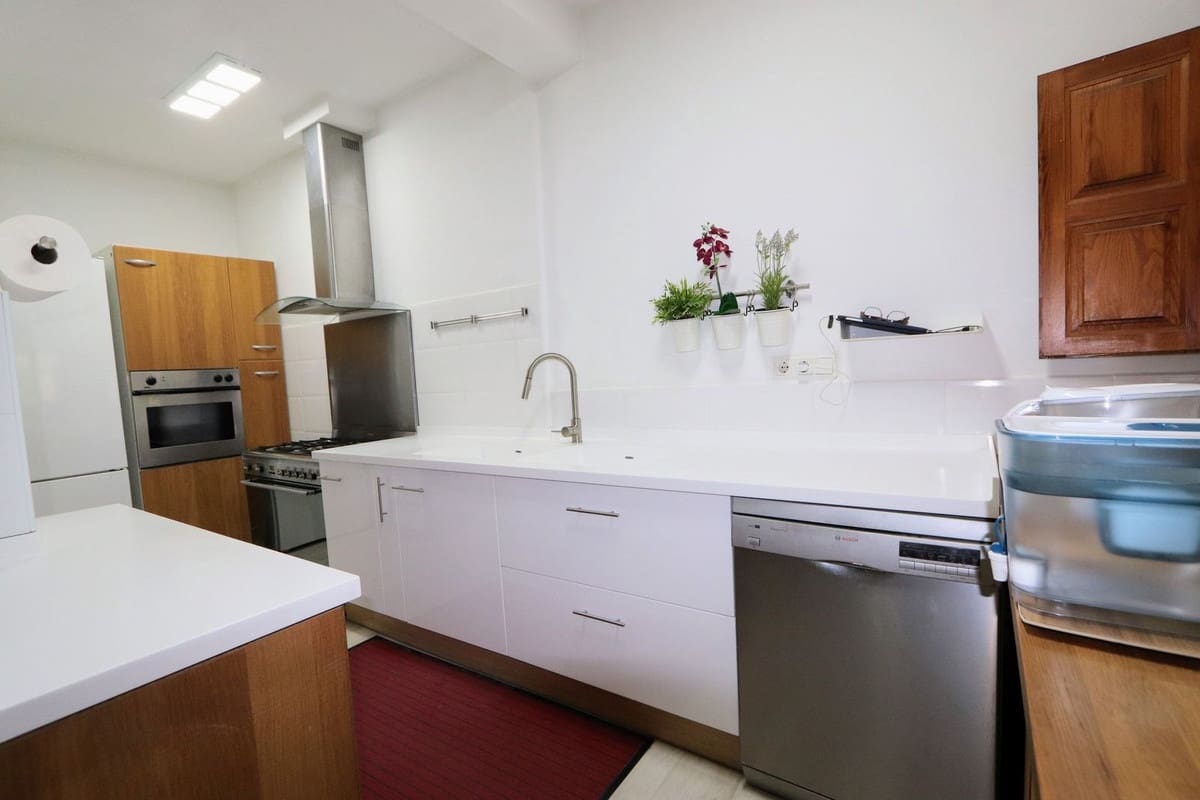 6 soveværelse Villa til salg i Roldan med swimmingpool garage - € 599.900 (Ref: 9152167)