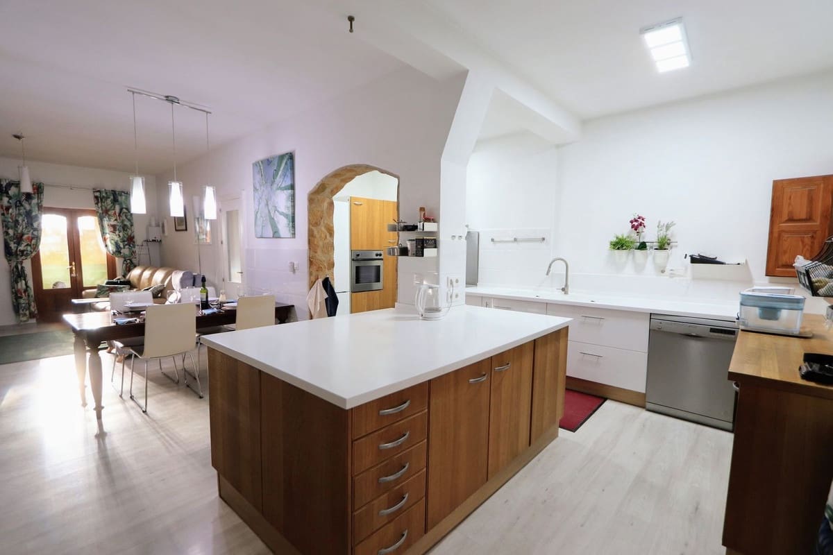 6 soveværelse Villa til salg i Roldan med swimmingpool garage - € 599.900 (Ref: 9152167)