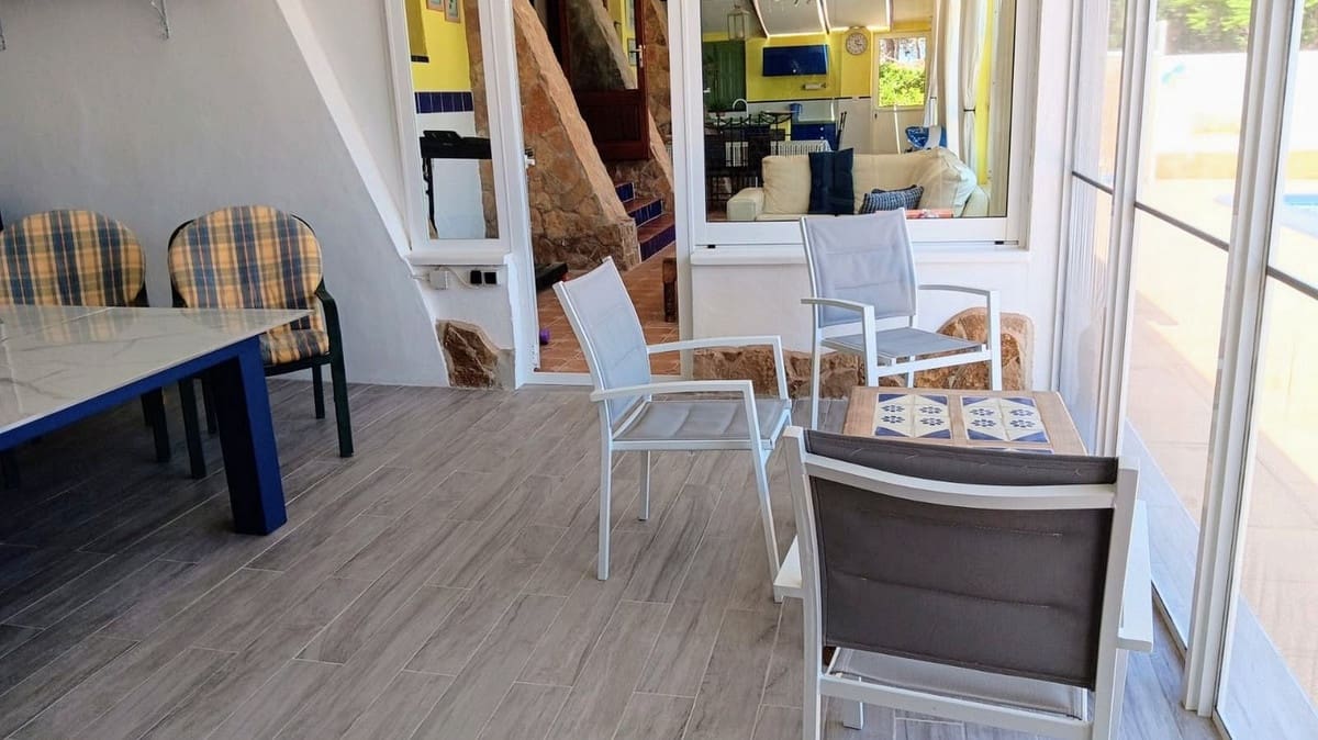 6 soveværelse Villa til salg i Roldan med swimmingpool garage - € 599.900 (Ref: 9152167)