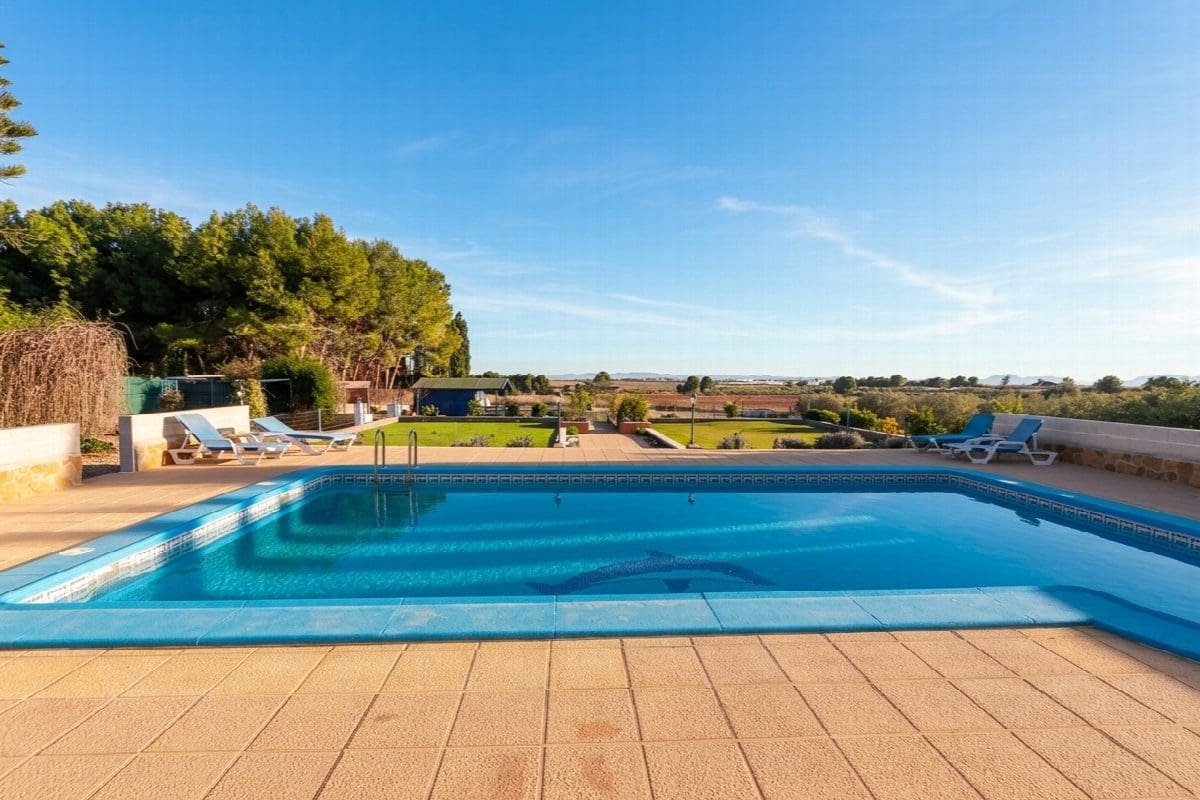 6 bedroom Villa for sale in Roldan with pool - € 599,900 (Ref: 9152167)