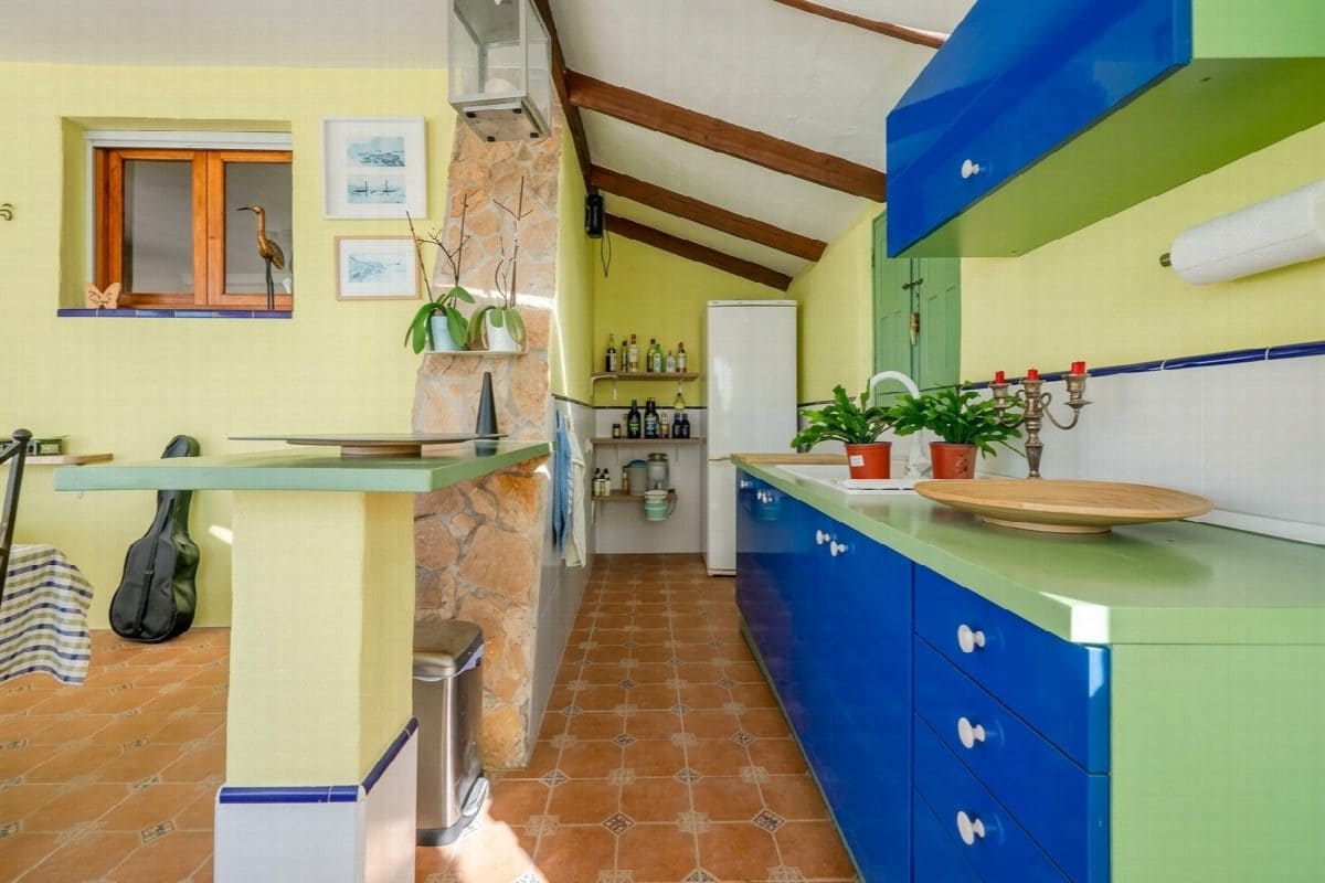 6 bedroom Villa for sale in Roldan with pool - € 599,900 (Ref: 9152167)