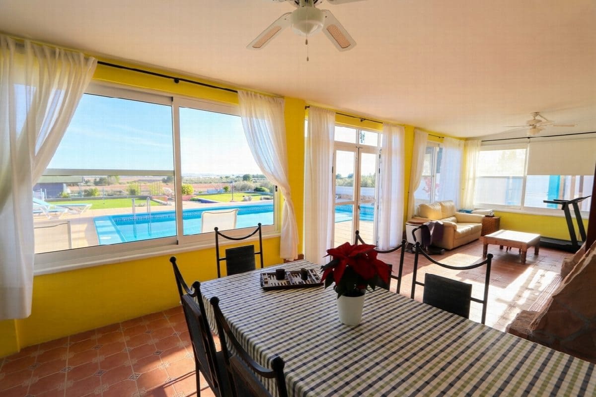 6 bedroom Villa for sale in Roldan with pool - € 599,900 (Ref: 9152167)